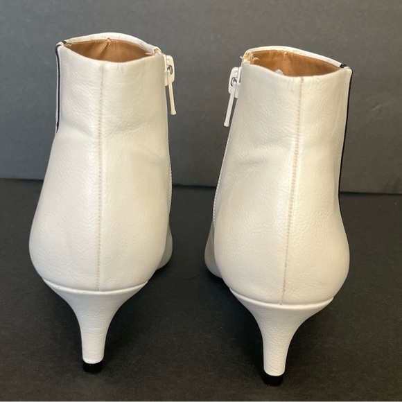Abound Women’s Kitten Heel Booties Size 5 White Black Grey Stripe Pointed Toe - Picture 7 of 14